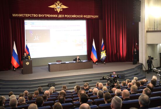 Президент РФ В. Путин принял участие в ежегодном расширенном заседании коллегии МВД России