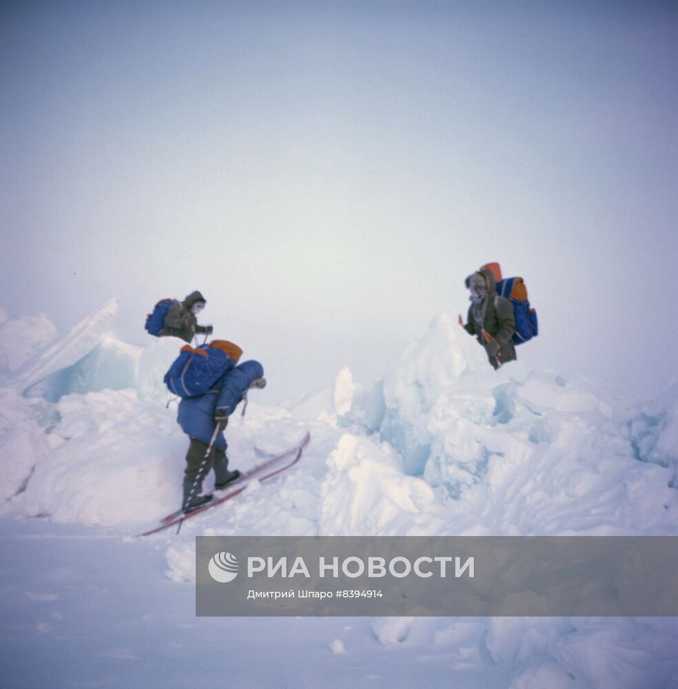 Участники арктической экспедиции газеты "Комсомольская правда"