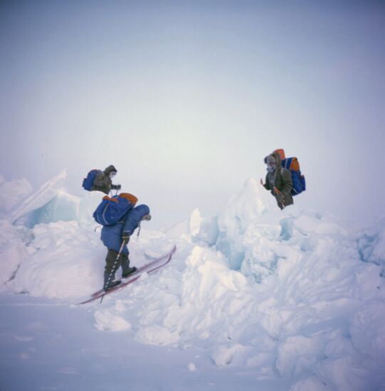 Участники арктической экспедиции газеты "Комсомольская правда"