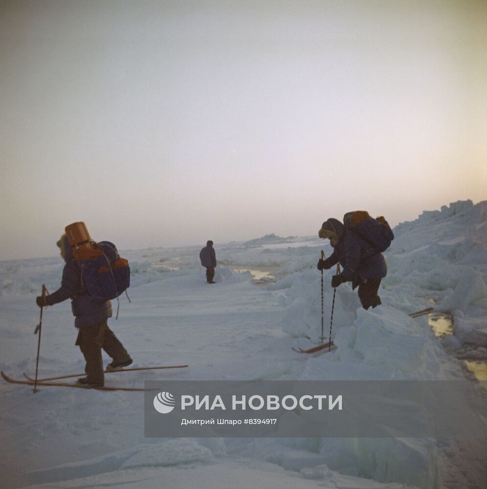 Участники арктической экспедиции газеты "Комсомольская правда"