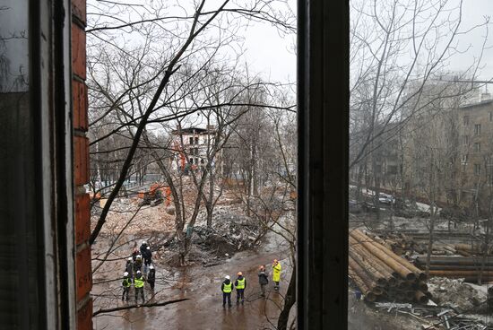 Снос жилого дома по программе реновации на юго-востоке Москвы