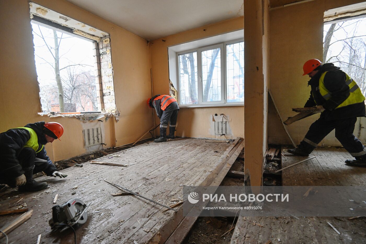 Снос жилого дома по программе реновации на юго-востоке Москвы