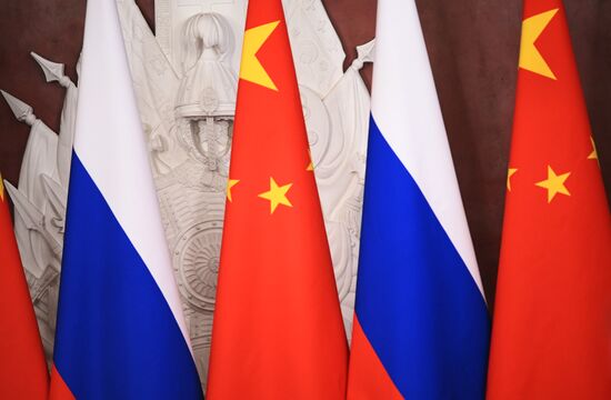 Подписание российско-китайских документов в Кремле