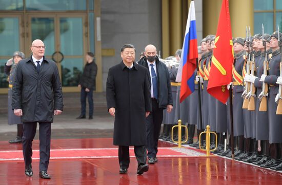 Церемония отлета председателя КНР Си Цзиньпина из России