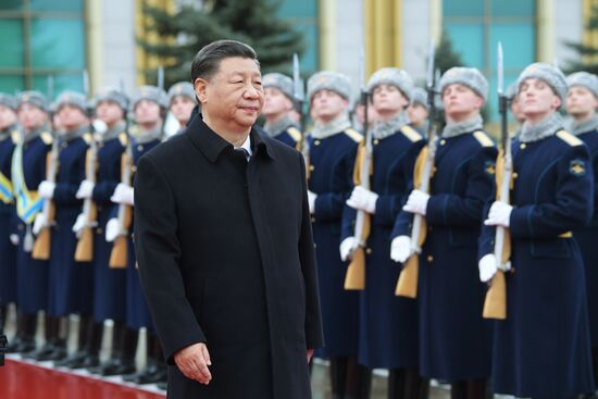 Церемония отлета председателя КНР Си Цзиньпина из России