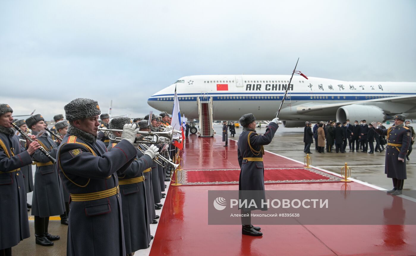 Церемония отлета председателя КНР Си Цзиньпина из России