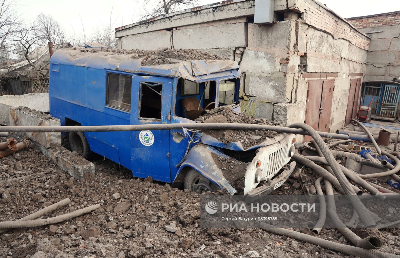 Последствия обстрела Петровского района Донецка