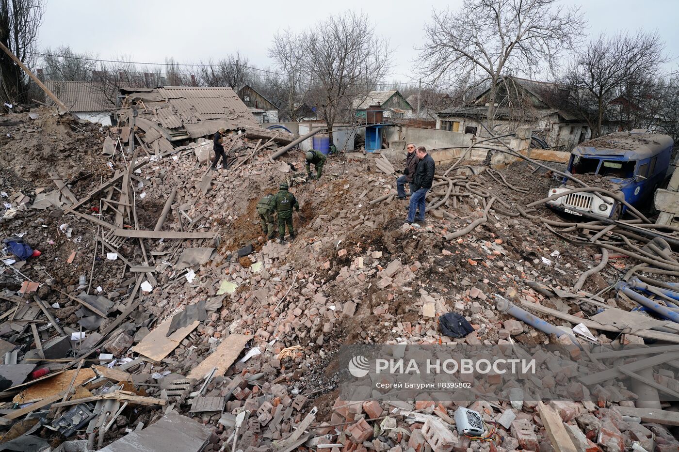 Последствия обстрела Петровского района Донецка