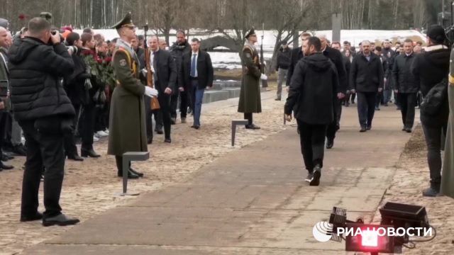 Лукашенко посетил мемориальный комплекс в Хатыни 