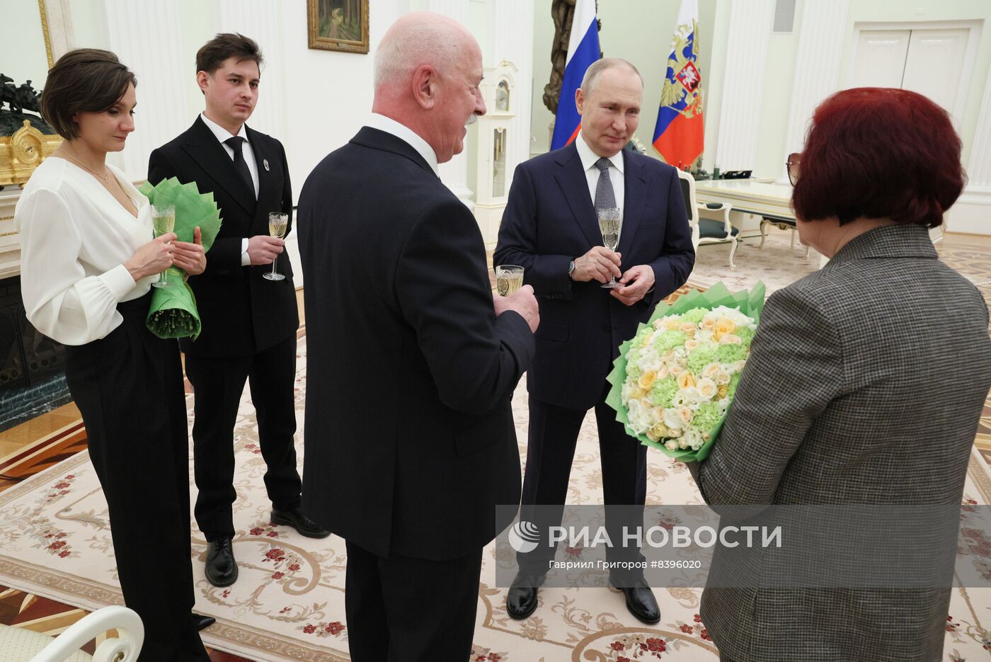Президент РФ В. Путин вручил премии молодым деятелям культуры, а также за произведения для детей