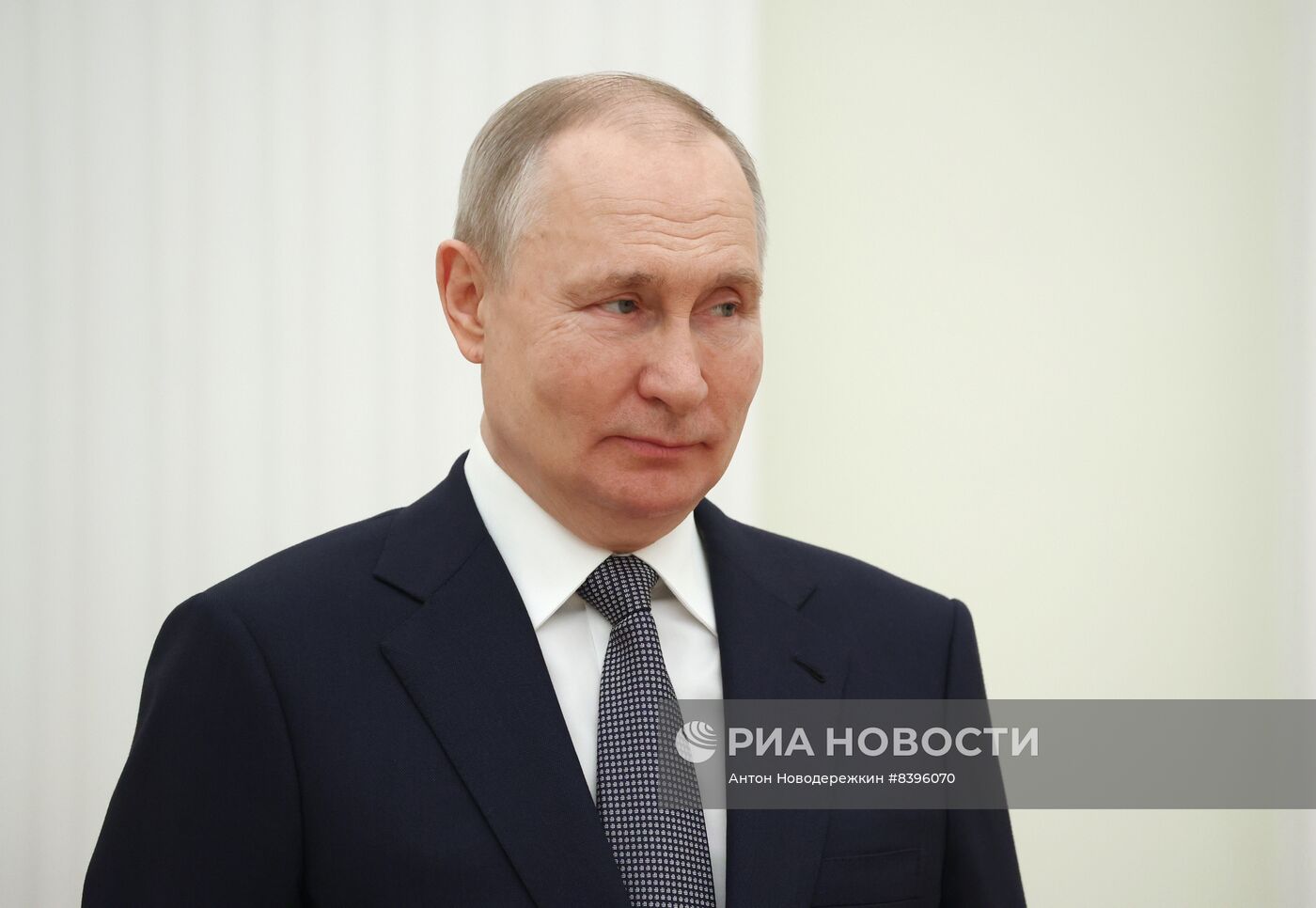 Президент РФ В. Путин вручил премии молодым деятелям культуры, а также за произведения для детей