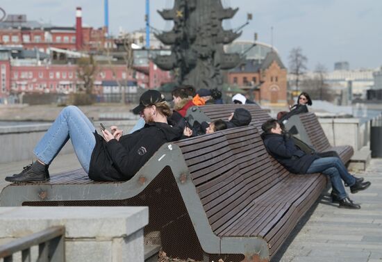 Теплая погода в Москве