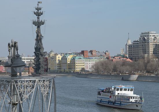 Теплая погода в Москве