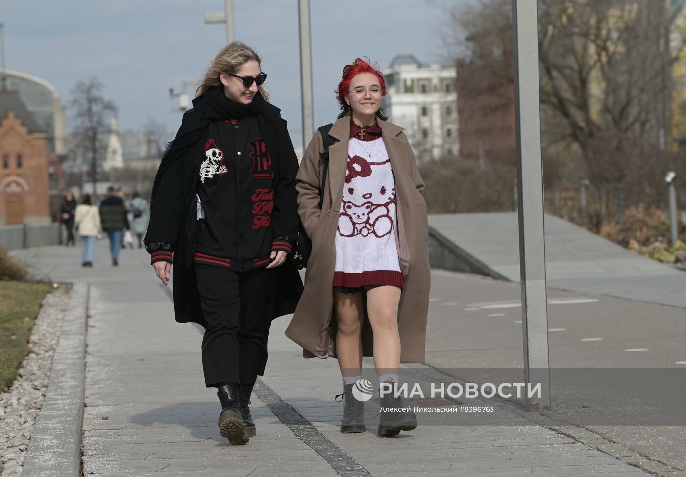 Теплая погода в Москве