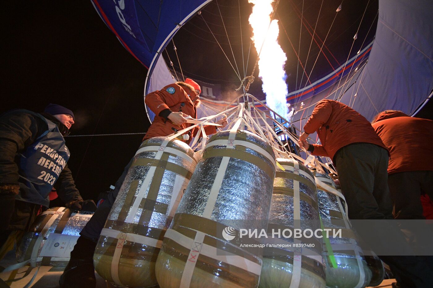 Старт полета Ф. Конюхова на воздушном шаре с попыткой установить два мировых рекорда