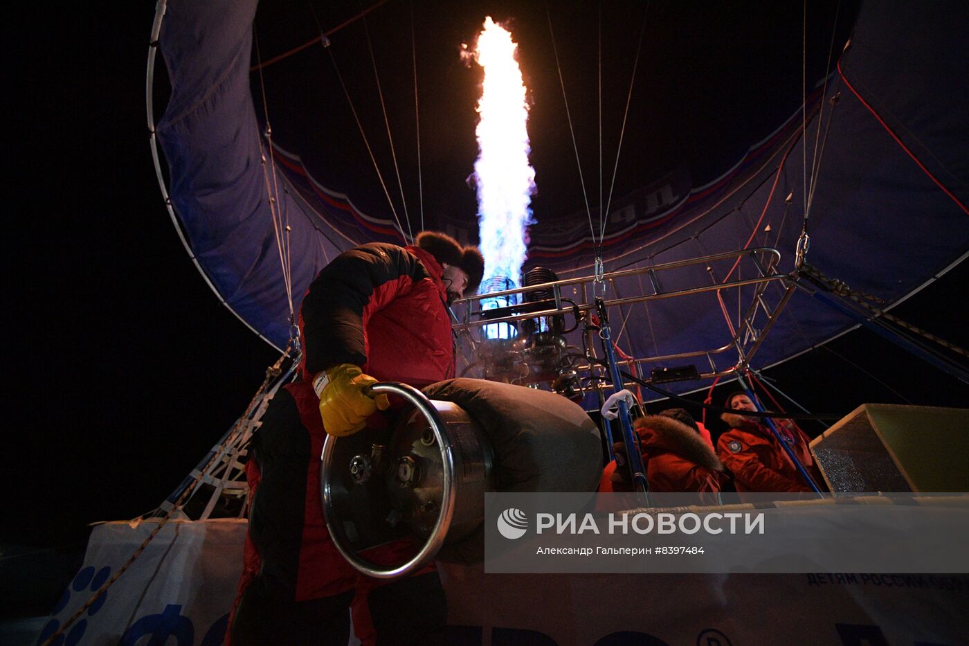 Старт полета Ф. Конюхова на воздушном шаре с попыткой установить два мировых рекорда