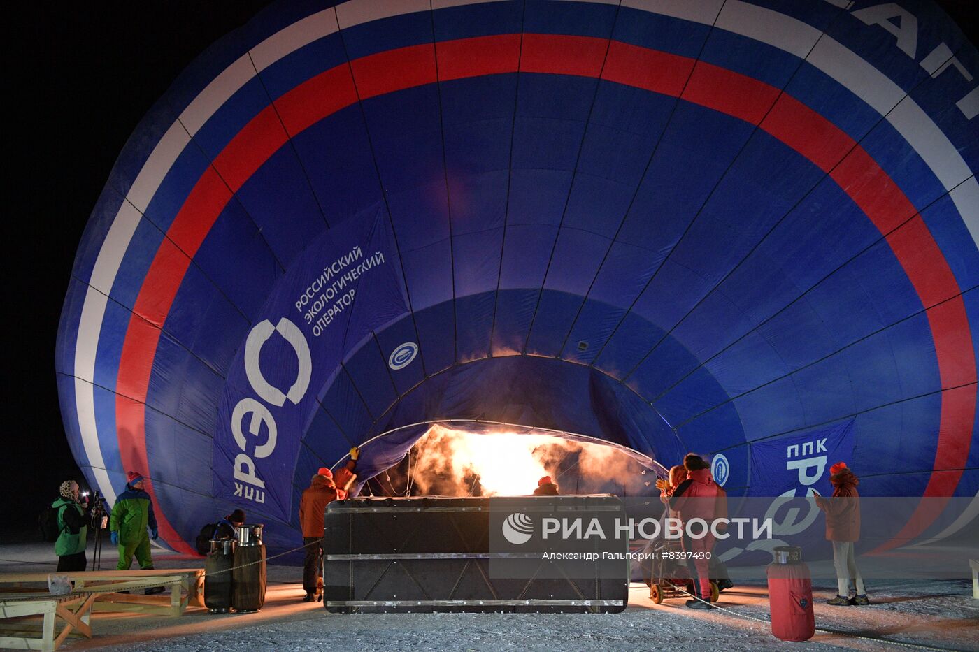 Старт полета Ф. Конюхова на воздушном шаре с попыткой установить два мировых рекорда