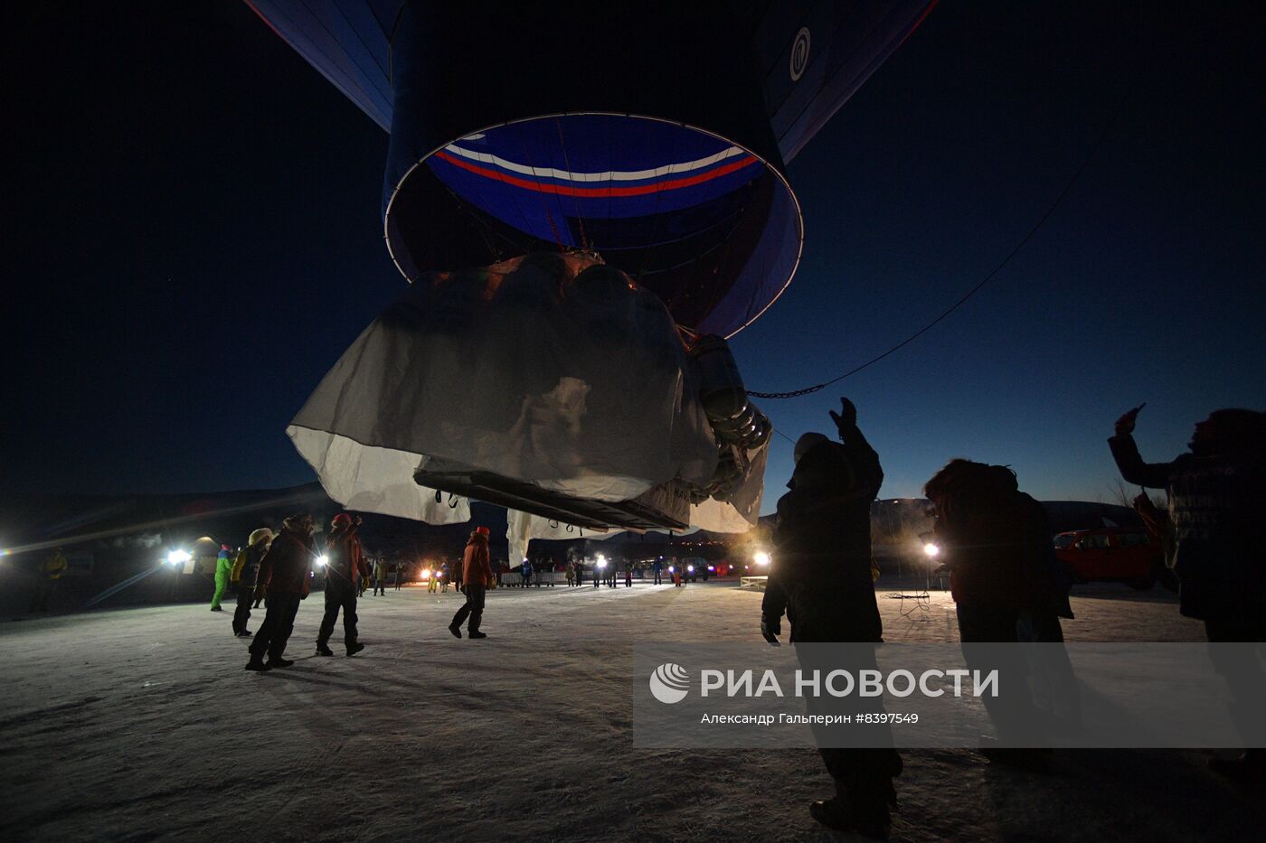 Старт полета Ф. Конюхова на воздушном шаре с попыткой установить два мировых рекорда