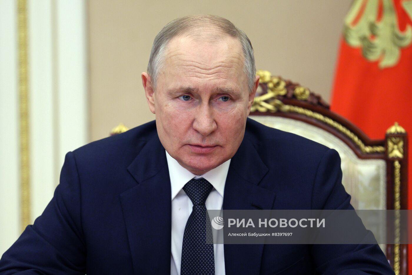 Президент РФ В. Путин провел совещание Совбеза