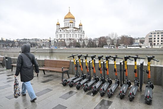 Старт сезона проката электросамокатов  в Москве