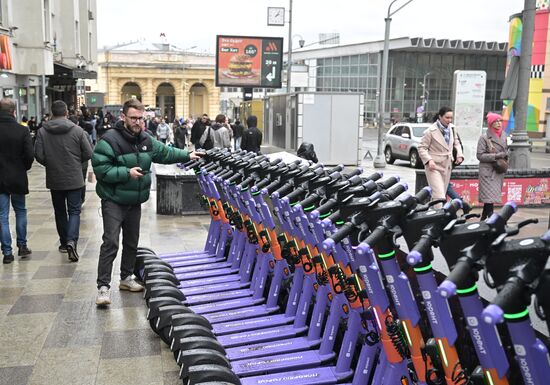 Старт сезона проката электросамокатов  в Москве