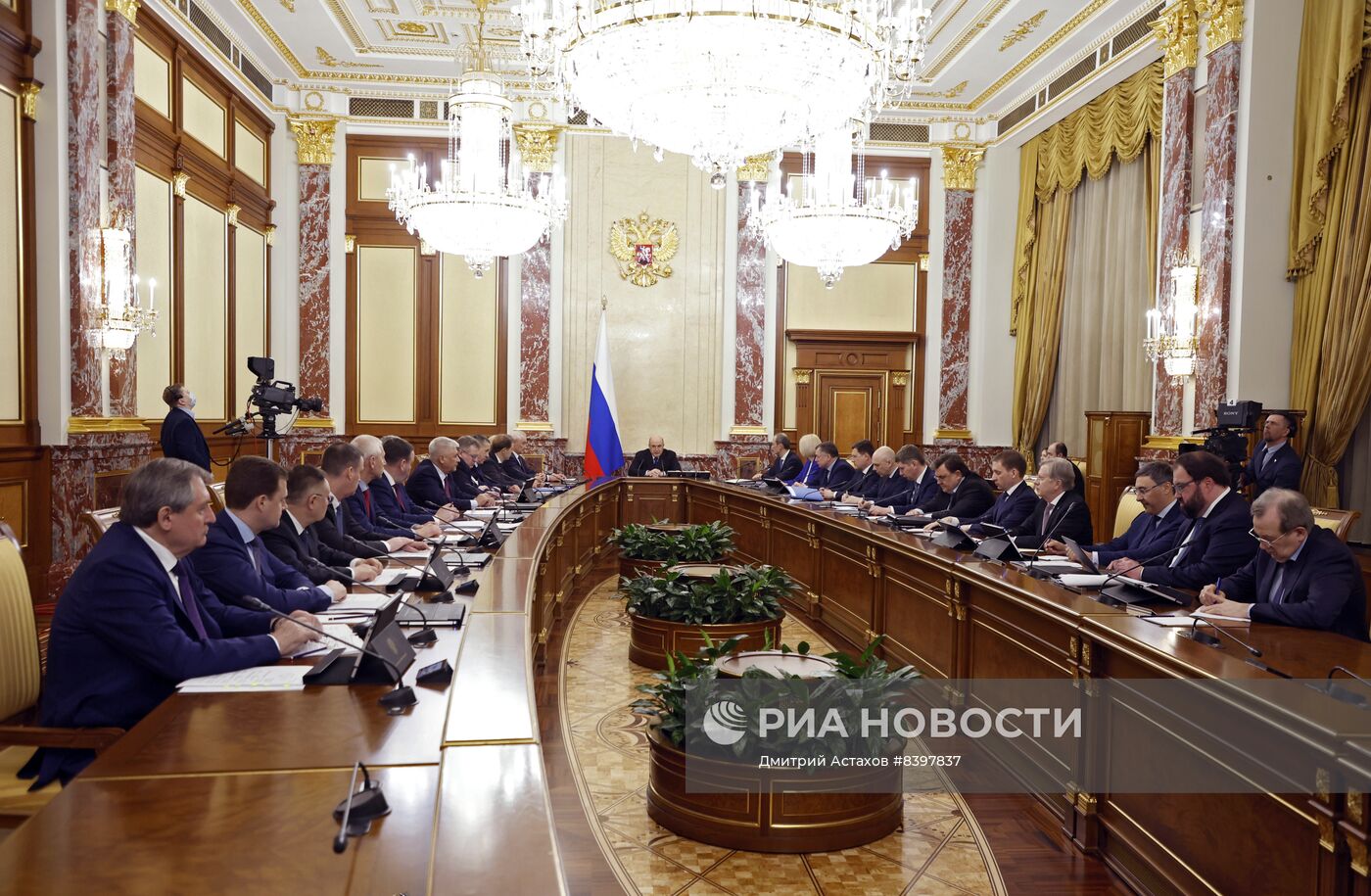 Премьер-министр РФ М. Мишустин провел заседание правительства РФ