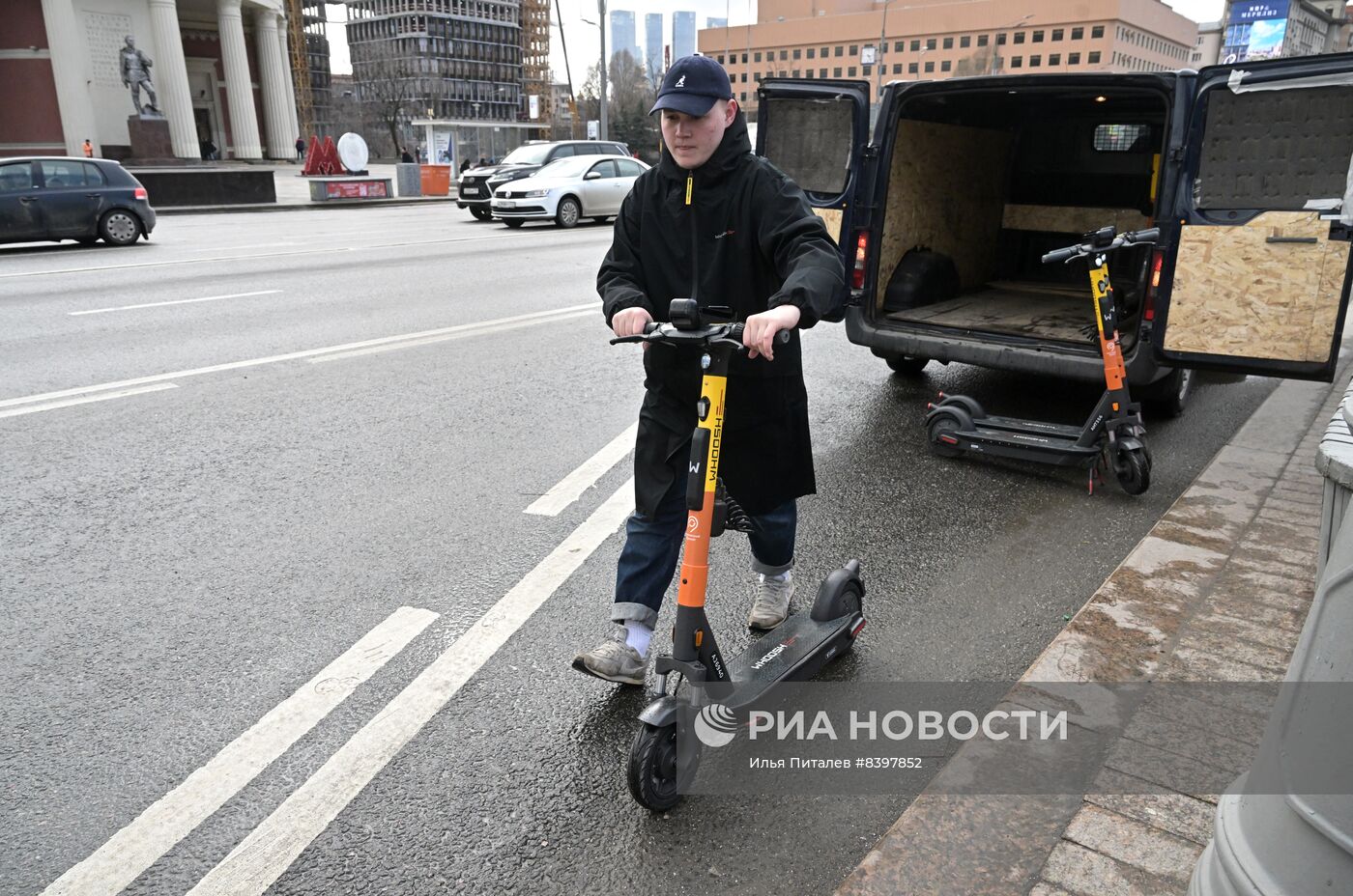 Старт сезона проката электросамокатов  в Москве