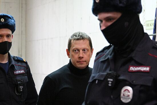 Избрание меры пресечения сотрудникам ФТС России А. Беглову и А. Алееву