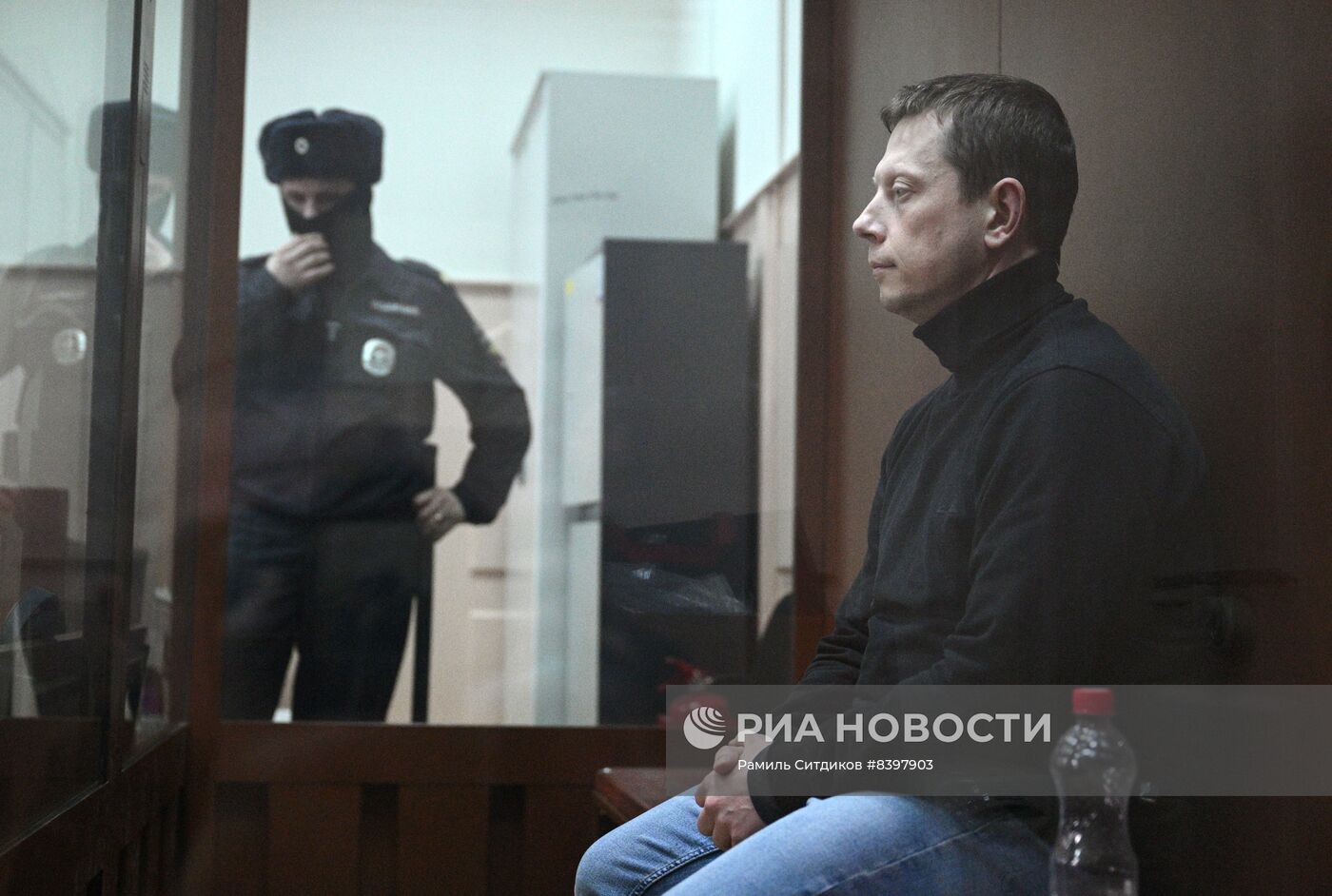 Избрание меры пресечения сотрудникам ФТС России А. Беглову и А. Алееву