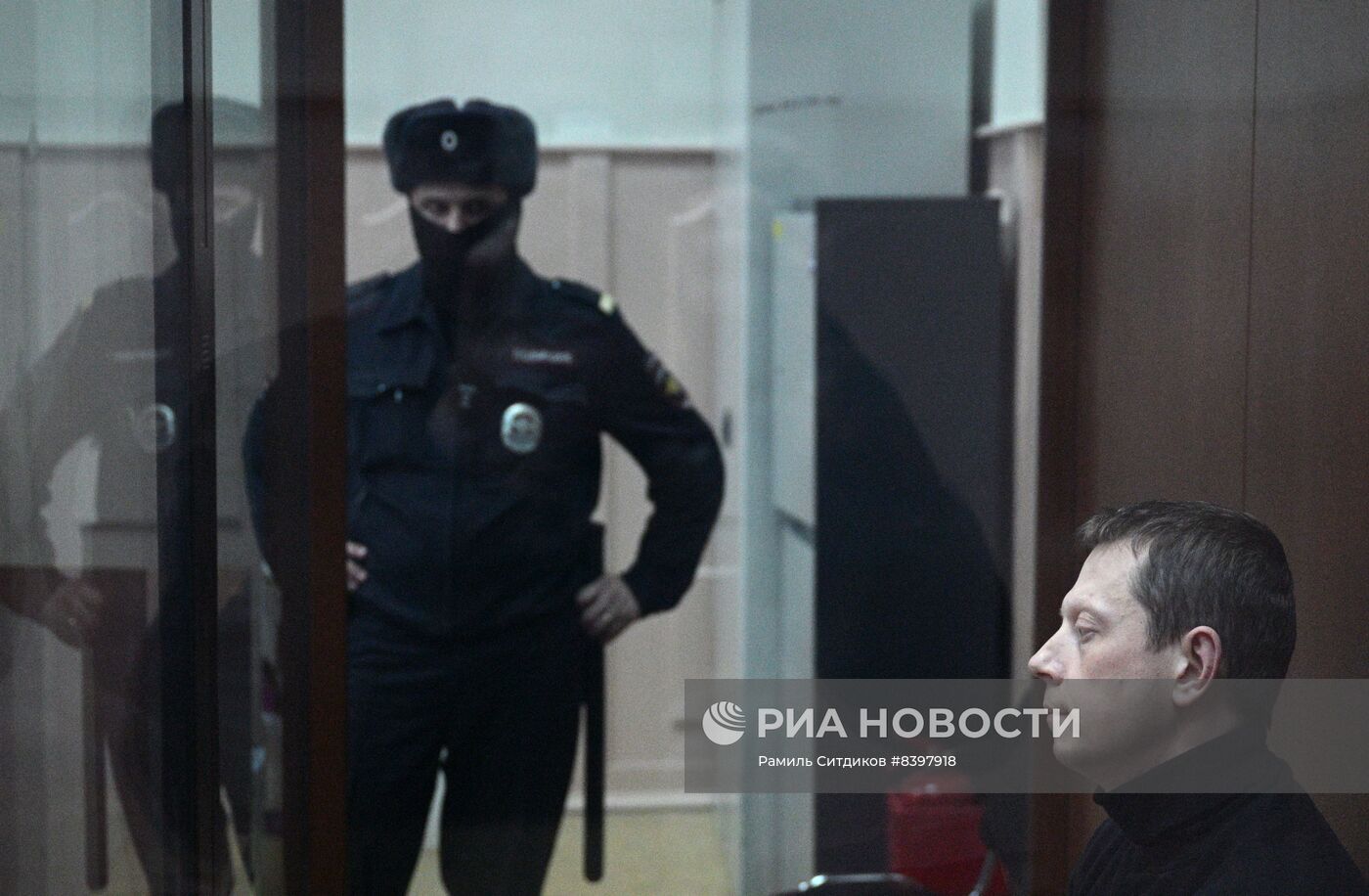 Избрание меры пресечения сотрудникам ФТС России А. Беглову и А. Алееву