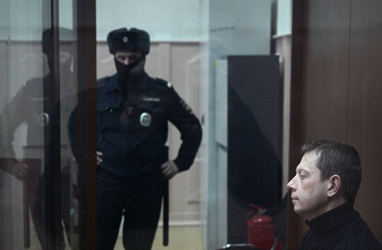 Избрание меры пресечения сотрудникам ФТС России А. Беглову и А. Алееву