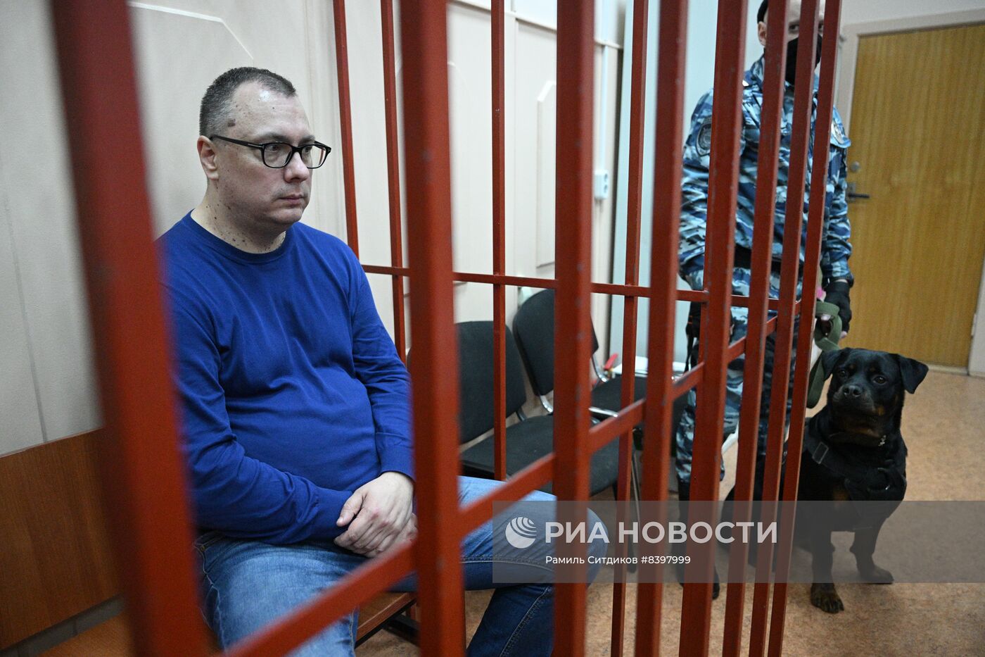 Избрание меры пресечения сотрудникам ФТС России А. Беглову и А. Алееву