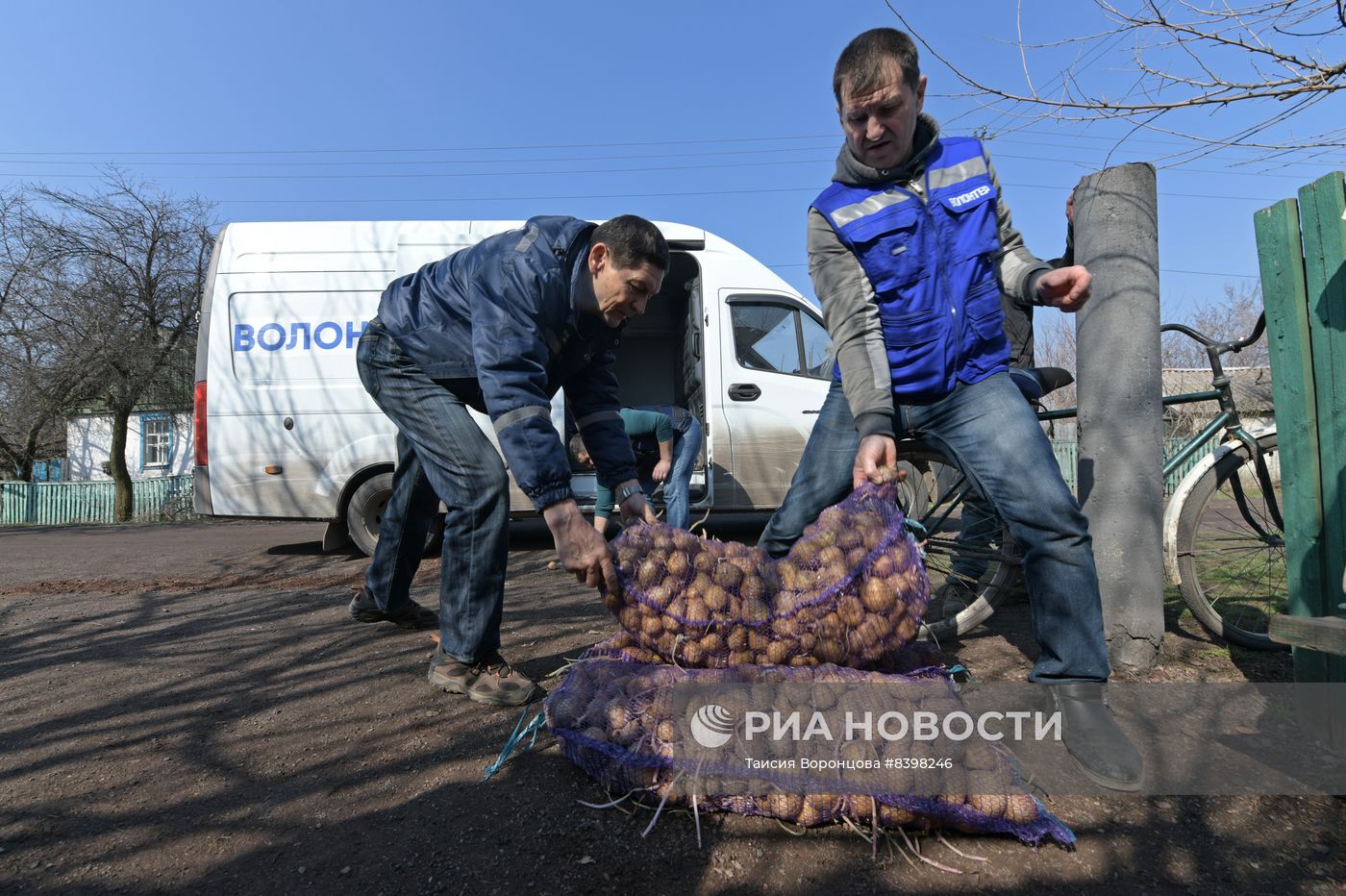 Работа волонтеров в прифронтовых районах ЛНР