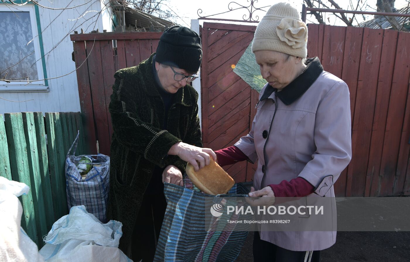 Работа волонтеров в прифронтовых районах ЛНР