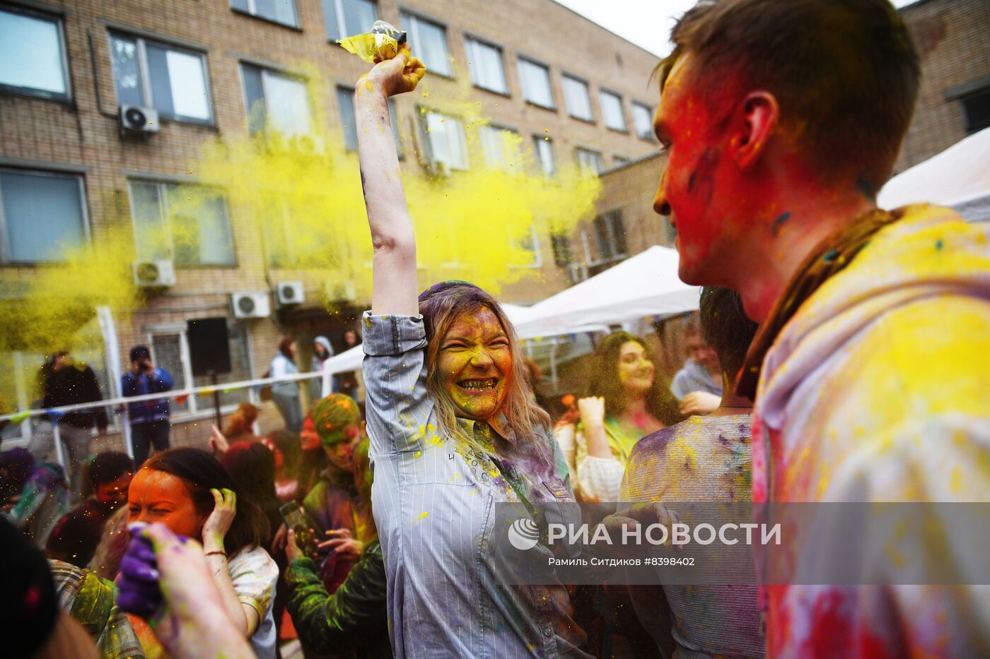 15-й фестиваль Холи Мела в Москве