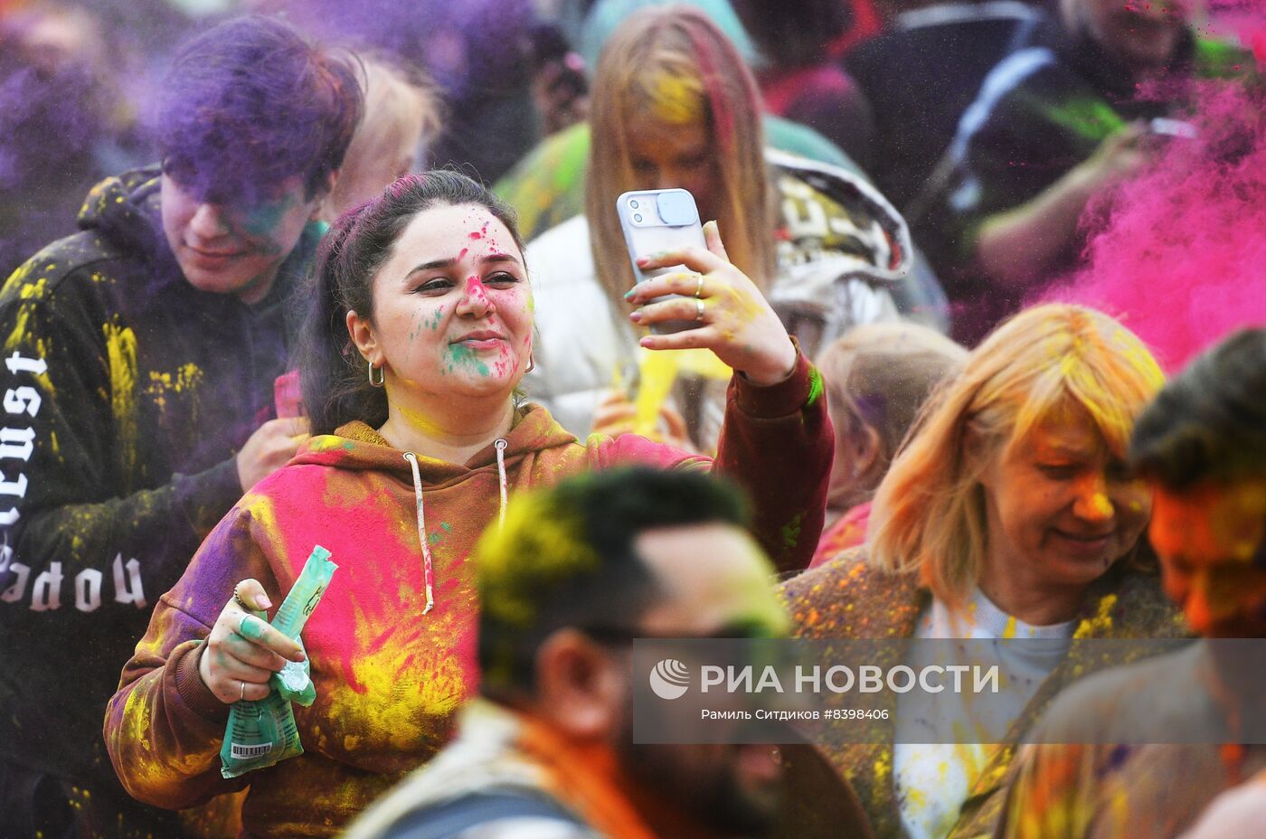 15-й фестиваль Холи Мела в Москве