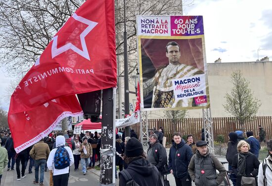 Акция протеста против пенсионной реформы в Париже