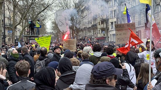 Акция протеста против пенсионной реформы в Париже