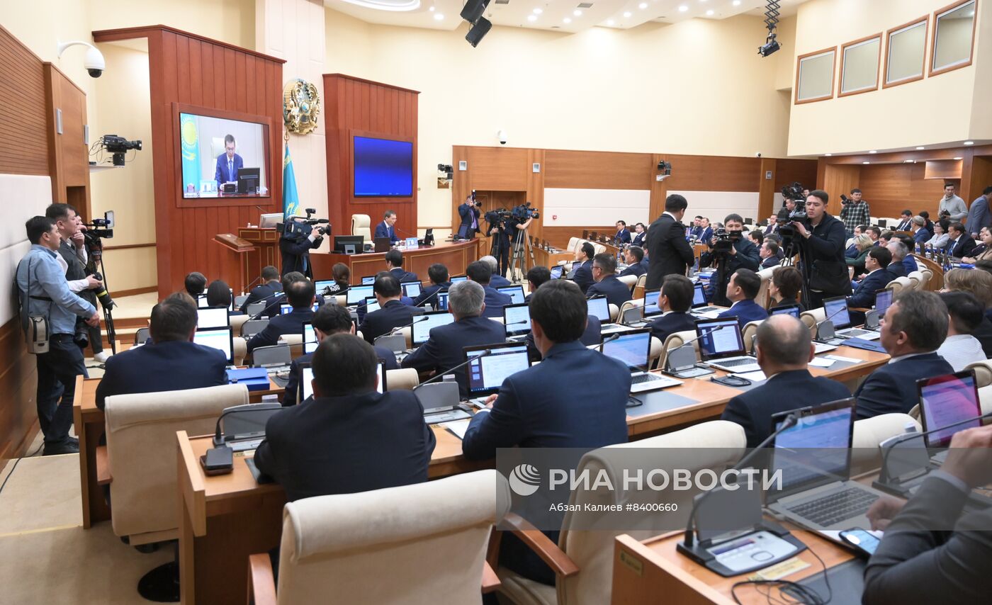 Первая сессия парламента Казахстана восьмого созыва