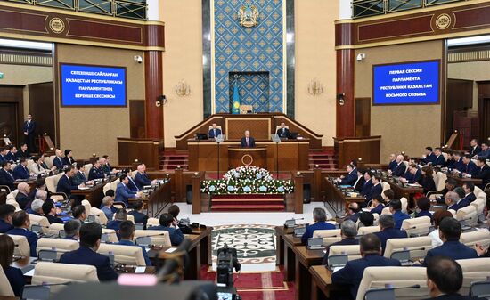 Первая сессия парламента Казахстана восьмого созыва