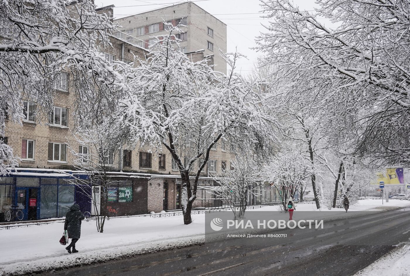 Весенний снегопад в Санкт-Петербурге