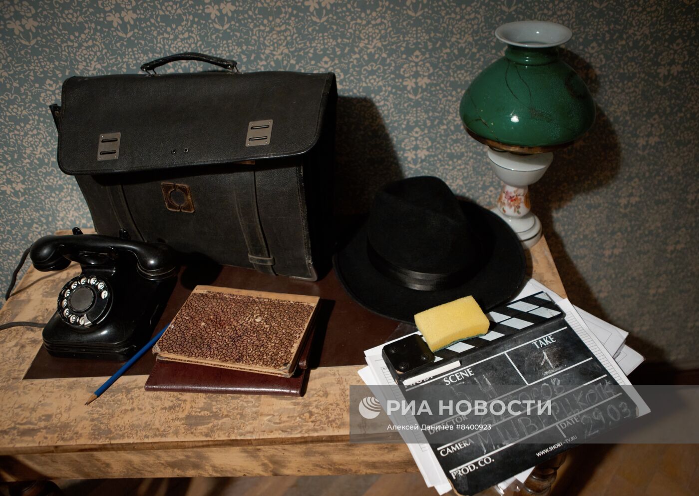 Съемка фильма "Вести незримый бой" на киностудии "Ленфильм" в Петербурге