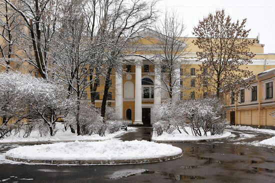 Весенний снегопад в Санкт-Петербурге