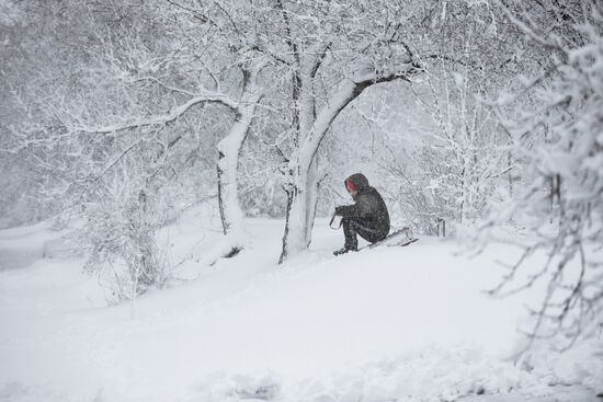 Снегопад в ДНР и ЛНР
