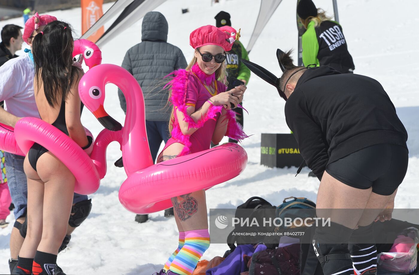 Горнолыжный спуск в купальниках в Миассе