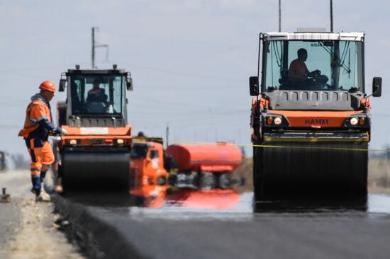 Строительство дальнего автодорожного подхода к Крымскому мосту в Краснодарском крае