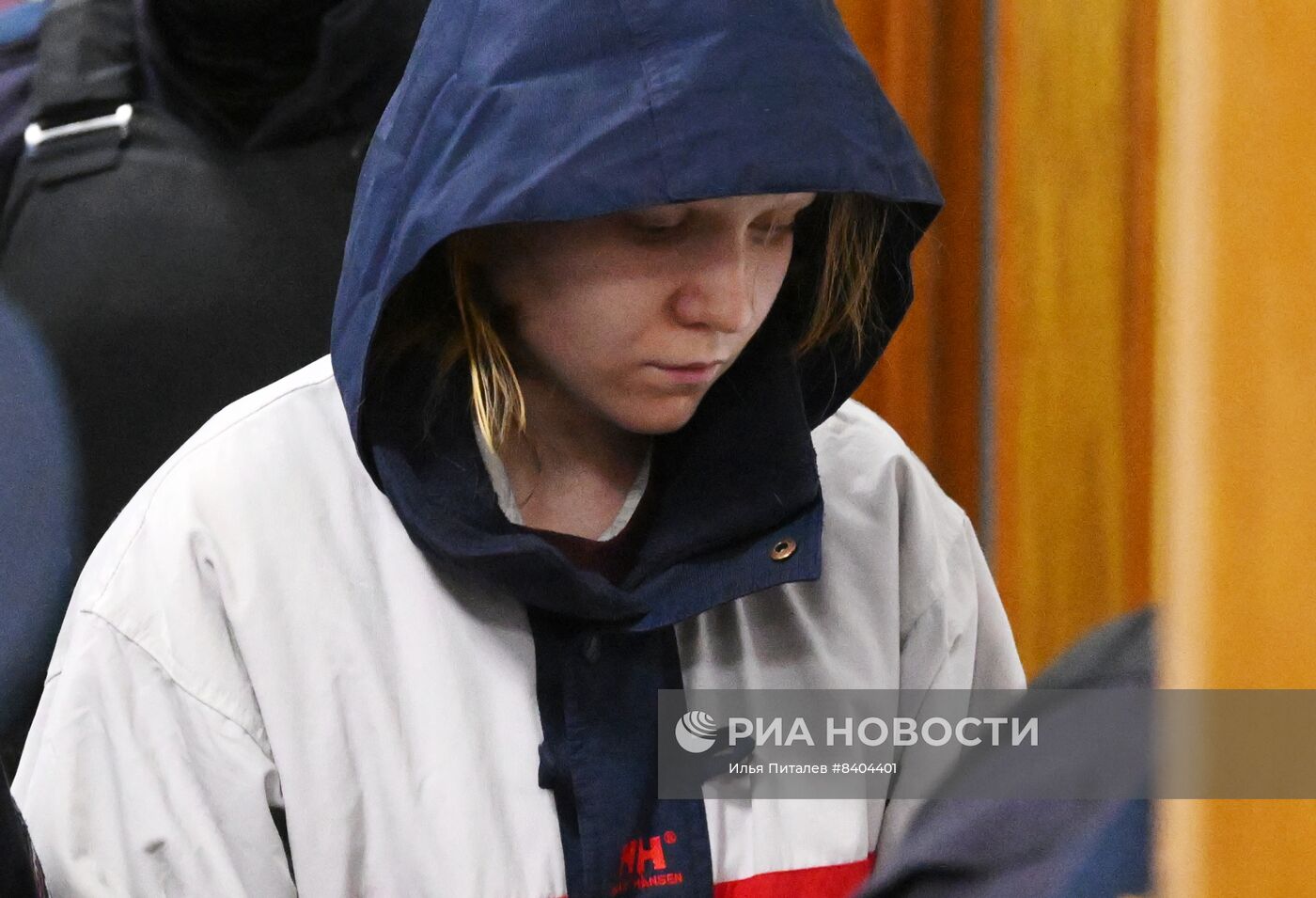 Избрание меры пресечения Д. Треповой, подозреваемой в причастности к взрыву в кафе в Санкт-Петербурге