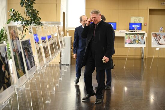 Открытие фотовыставки к 85-летию со дня рождения В.С. Черномырдина