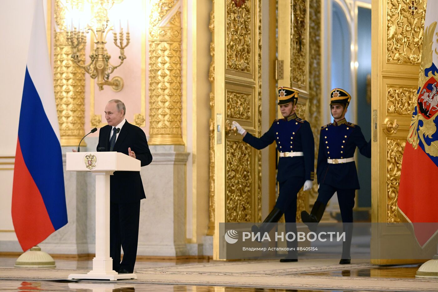 Президент РФ В. Путин принял верительные грамоты у вновь прибывших послов иностранных государств