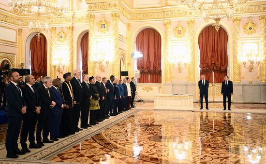 Президент РФ В. Путин принял верительные грамоты у вновь прибывших послов иностранных государств